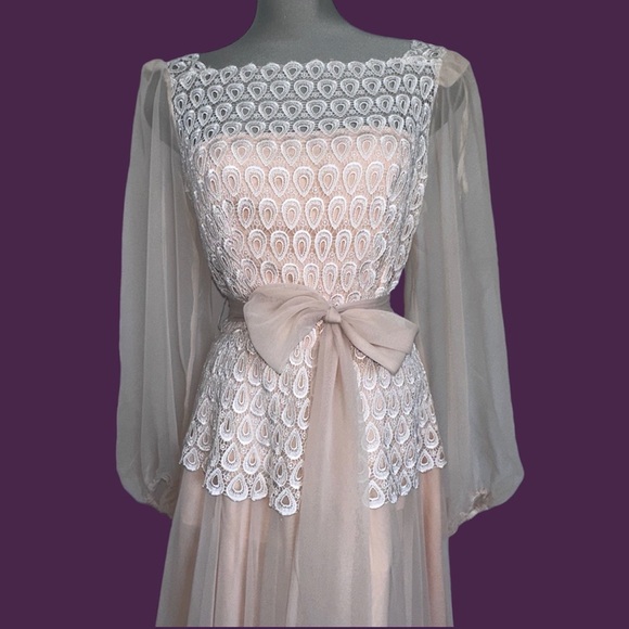 Vintage Dress - Picture 8 of 16